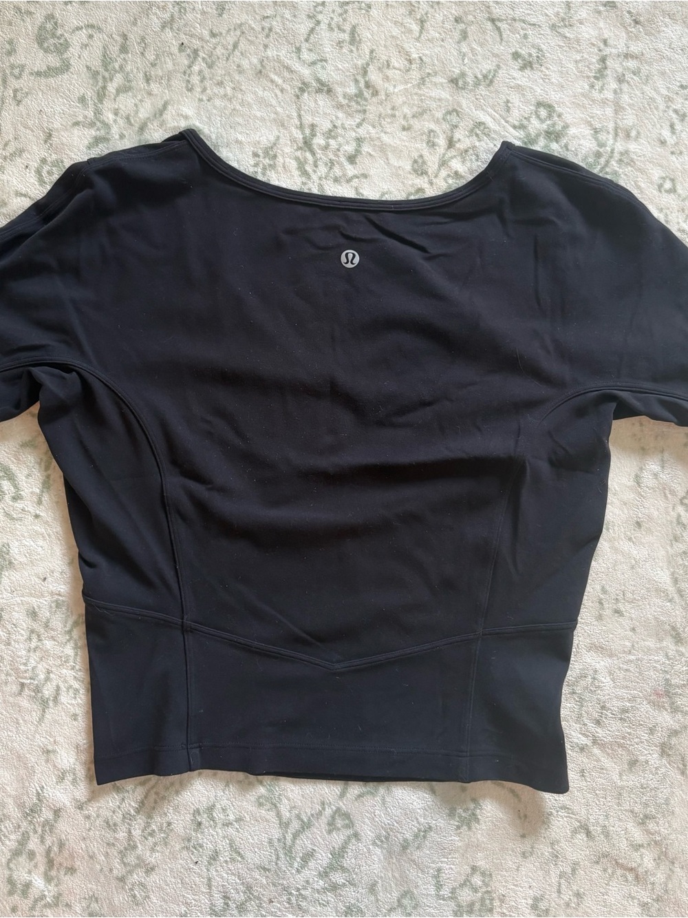 Lululemon black short-sleeve cropped Performance Top
